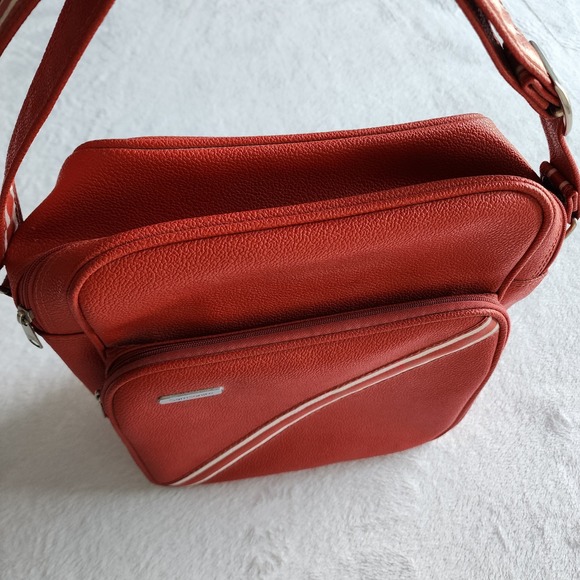 Vintage Samsonite Carry On Shoulder Bag Retro Luggage Red Faux Leather Messenger - Picture 4 of 14